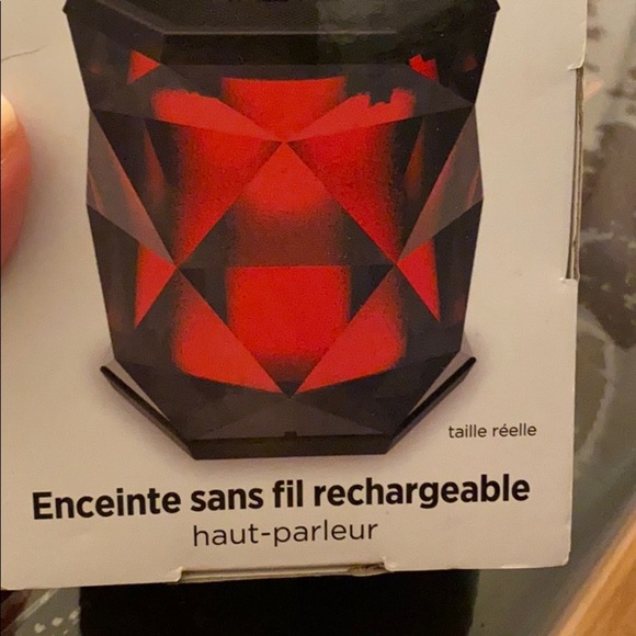 NIB iHome color rechargeable wireless speaker - Picture 2 of 7